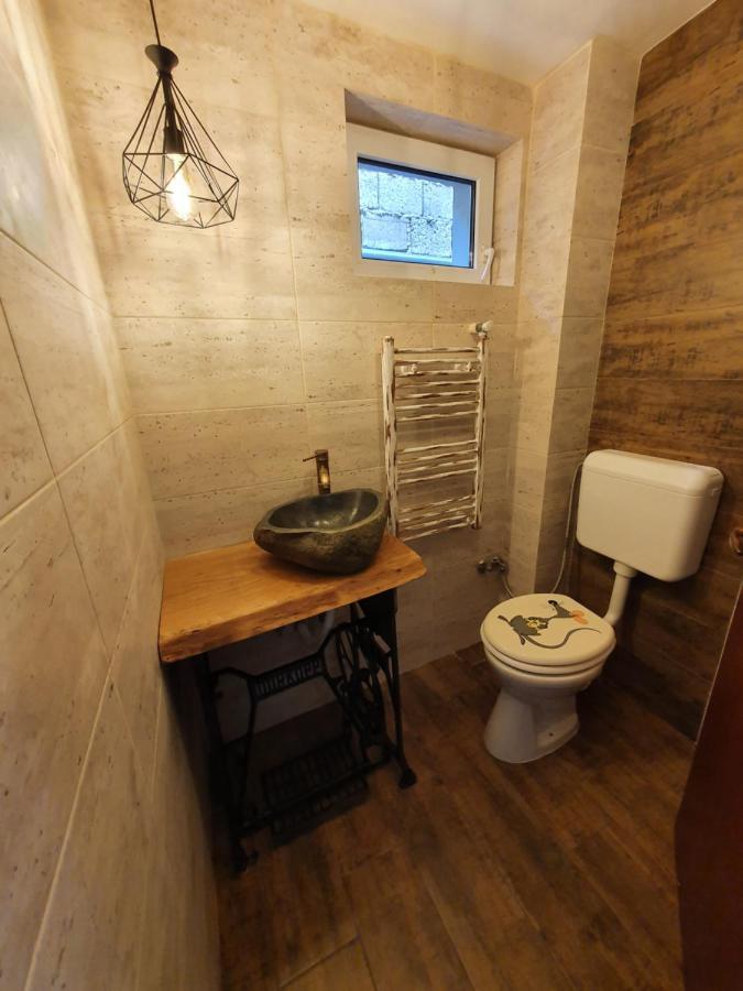 Hotel Casa Lucky à Rîşnov Extérieur photo